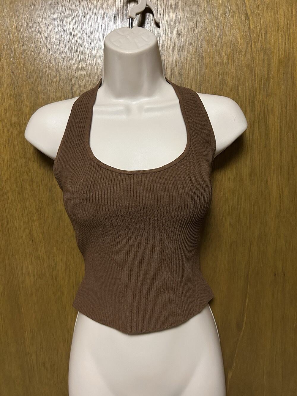 Aritzia Babaton sz S SCULPT KNIT Cropped Tank Top Ribbed Halter Crop Brown V25